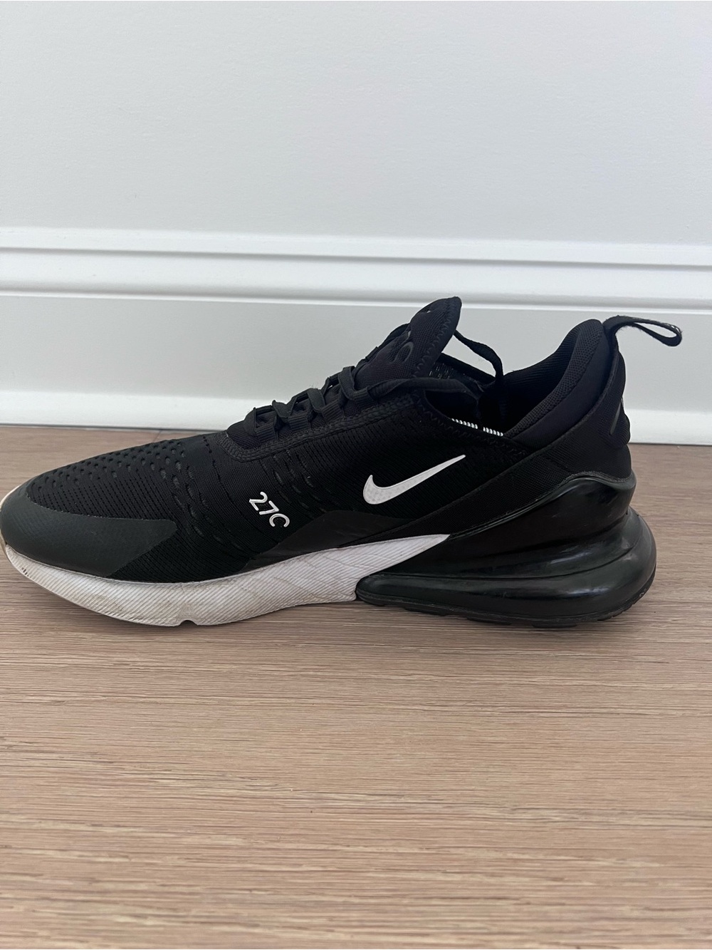 Nike Air Max 270 Men's Size 11.5 Black White Shoe Sneakers AH8050-002 - Picture 3 of 10